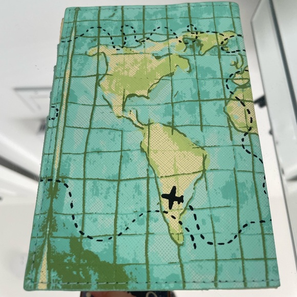 Guess Passport holder - Picture 3 of 6